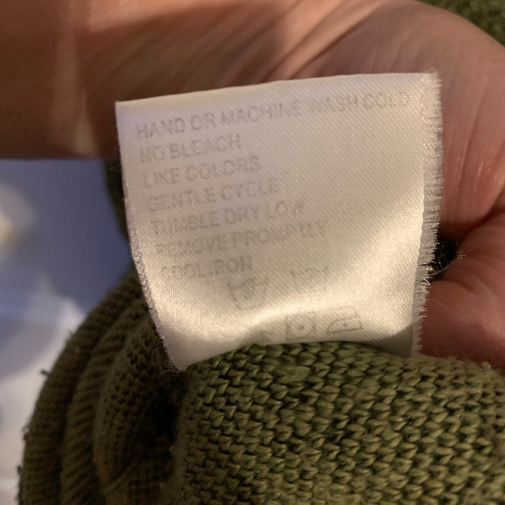 Woolrich Like New Womens Zip Up Vest - Picture 12 of 12